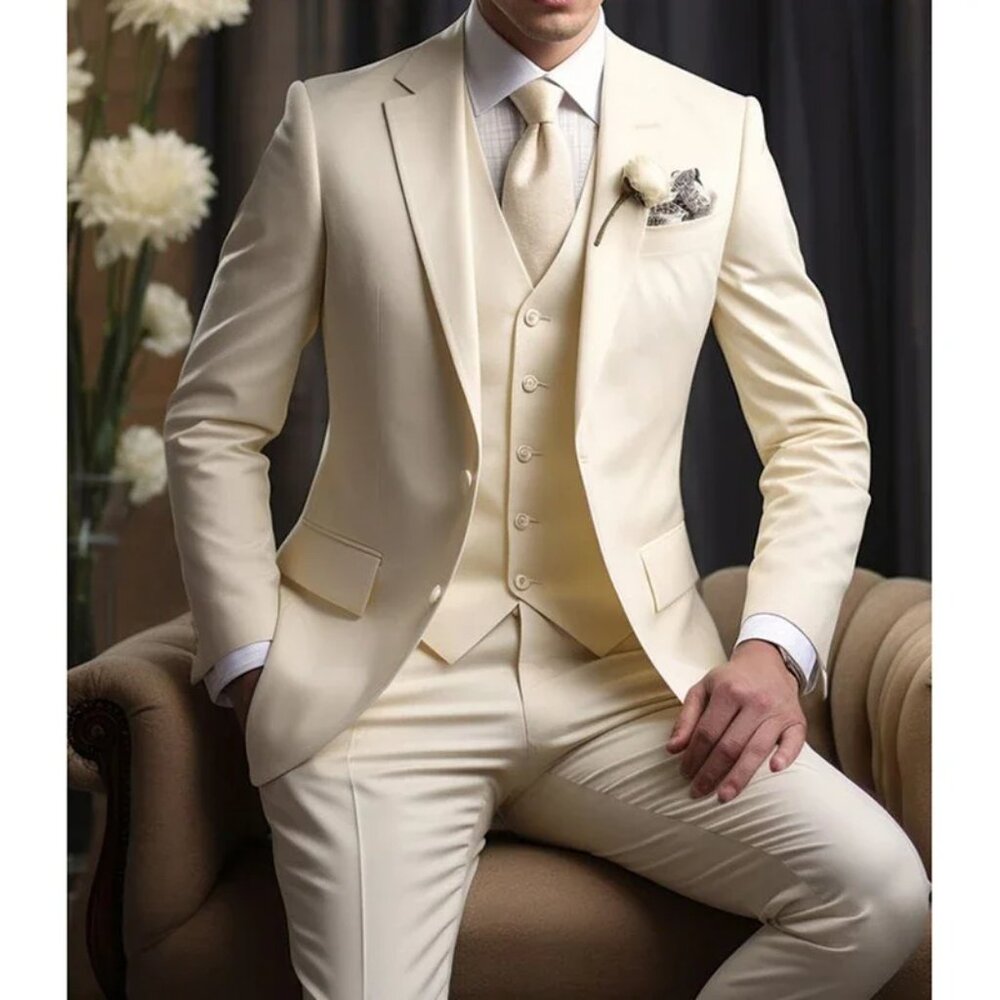 Brand New Formal Three Piece Man Stylish Work Suit  Size XL/42R